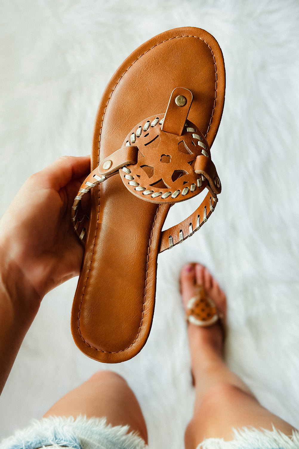 Destin Medallion Sandals (Camel)